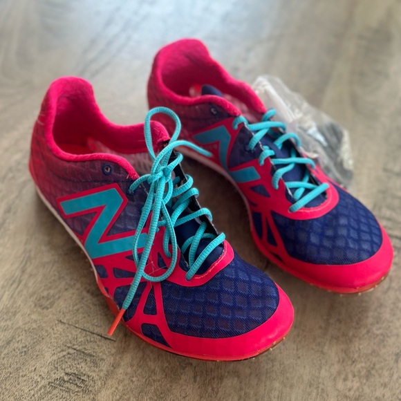 New Balance Middle Distance Track Spikes WMD500 - Picture 5 of 9